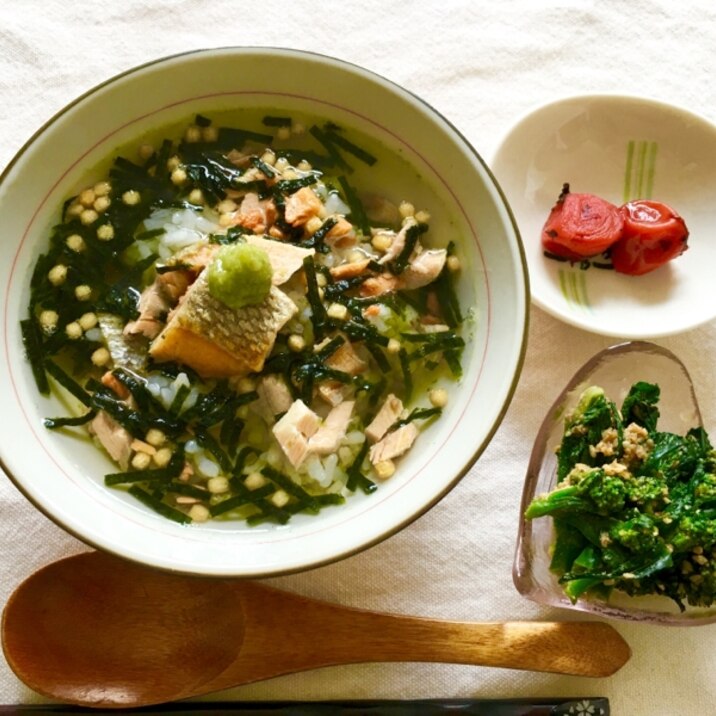 麦ごはんでサラッ鮭と鮭茶漬けの素でダブル鮭茶漬け♡